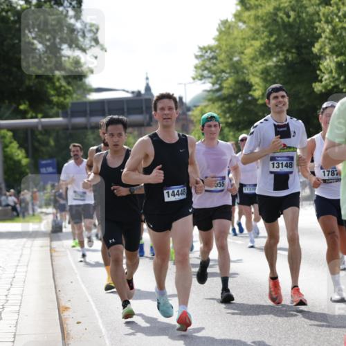 29.06.2025 - hella hamburg halbmarathon Jannik Wohlers http://msf.ph/oto/8196201 29.06.2025 09:46:39 Lombardsbrücke 1053, 1396, 1411, 1577, 2563, 3005, 3790, 3935, 5193, 5660, 6032, 6305, 7080, 7622, 7831, 7867, 8323, 9376, 9519, 10771, 11055, 11370, 11898, 12204, 13148, 13729, 13771, 13991, 14069, 14385, 14388, 14448, 14841, 14899, 14975, 15390, 16417, 16425, 16881, 17014, 17329, 17877, 18357, 18455, 18600, 18731, 18906, 18986 meine-sportfotos.de