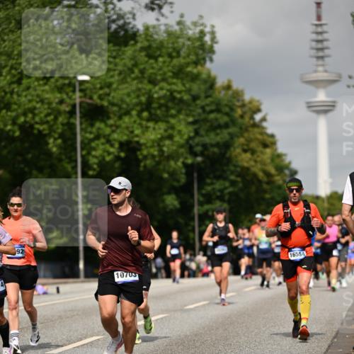 29.06.2025 - hella hamburg halbmarathon Dr. Thomas Lammeyer http://msf.ph/oto/8196213 29.06.2025 10:11:25 Kennedybrücke 1993, 4262, 4502, 5242, 5287, 5807, 5845, 5926, 6517, 6518, 6707, 6713, 6833, 7503, 8585, 10283, 10700, 10703, 11114, 11394 meine-sportfotos.de