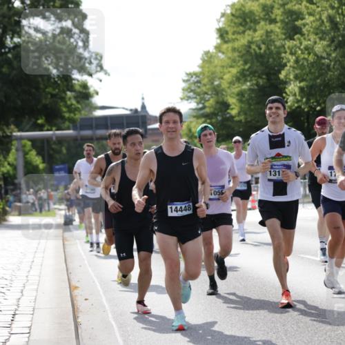 29.06.2025 - hella hamburg halbmarathon Jannik Wohlers http://msf.ph/oto/8196223 29.06.2025 09:46:39 Lombardsbrücke 1053, 1396, 1411, 1577, 2563, 3005, 3790, 3935, 5193, 5660, 6032, 6305, 7080, 7622, 7831, 7867, 8323, 9376, 9519, 10771, 11055, 11370, 11898, 12204, 13148, 13729, 13771, 13991, 14069, 14385, 14388, 14448, 14841, 14899, 14975, 15390, 16417, 16425, 16881, 17014, 17329, 17877, 18357, 18455, 18600, 18731, 18906, 18986 meine-sportfotos.de