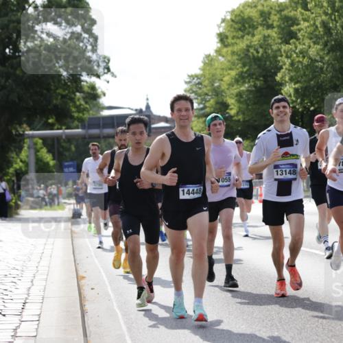 29.06.2025 - hella hamburg halbmarathon Jannik Wohlers http://msf.ph/oto/8196243 29.06.2025 09:46:39 Lombardsbrücke 1053, 1396, 1411, 1577, 2563, 3005, 3790, 3935, 5193, 5660, 6032, 6305, 7080, 7622, 7831, 7867, 8323, 9376, 9519, 10771, 11055, 11370, 11898, 12204, 13148, 13729, 13771, 13991, 14069, 14385, 14388, 14448, 14841, 14899, 14975, 15390, 16417, 16425, 16881, 17014, 17329, 17877, 18357, 18455, 18600, 18731, 18906, 18986 meine-sportfotos.de