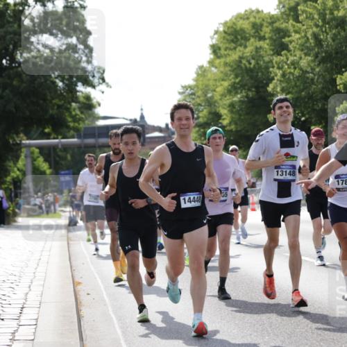 29.06.2025 - hella hamburg halbmarathon Jannik Wohlers http://msf.ph/oto/8196264 29.06.2025 09:46:39 Lombardsbrücke 1053, 1396, 1411, 1577, 2563, 3005, 3790, 3935, 5193, 5660, 6032, 6305, 7080, 7622, 7831, 7867, 8323, 9376, 9519, 10771, 11055, 11370, 11898, 12204, 13148, 13729, 13771, 13991, 14069, 14385, 14388, 14448, 14841, 14899, 14975, 15390, 16417, 16425, 16881, 17014, 17329, 17877, 18357, 18455, 18600, 18731, 18906, 18986 meine-sportfotos.de