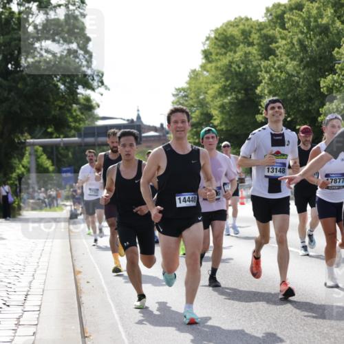 29.06.2025 - hella hamburg halbmarathon Jannik Wohlers http://msf.ph/oto/8196274 29.06.2025 09:46:39 Lombardsbrücke 1053, 1396, 1411, 1577, 2563, 3005, 3790, 3935, 5193, 5660, 6032, 6305, 7080, 7622, 7831, 7867, 8323, 9376, 9519, 10771, 11055, 11370, 11898, 12204, 13148, 13729, 13771, 13991, 14069, 14385, 14388, 14448, 14841, 14899, 14975, 15390, 16417, 16425, 16881, 17014, 17329, 17877, 18357, 18455, 18600, 18731, 18906, 18986 meine-sportfotos.de