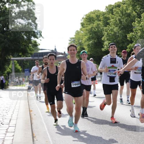 29.06.2025 - hella hamburg halbmarathon Jannik Wohlers http://msf.ph/oto/8196299 29.06.2025 09:46:39 Lombardsbrücke 1053, 1396, 1411, 1577, 2563, 3005, 3790, 3935, 5193, 5660, 6032, 6305, 7080, 7622, 7831, 7867, 8323, 9376, 9519, 10771, 11055, 11370, 11898, 12204, 13148, 13729, 13771, 13991, 14069, 14385, 14388, 14448, 14841, 14899, 14975, 15390, 16417, 16425, 16881, 17014, 17329, 17877, 18357, 18455, 18600, 18731, 18906, 18986 meine-sportfotos.de
