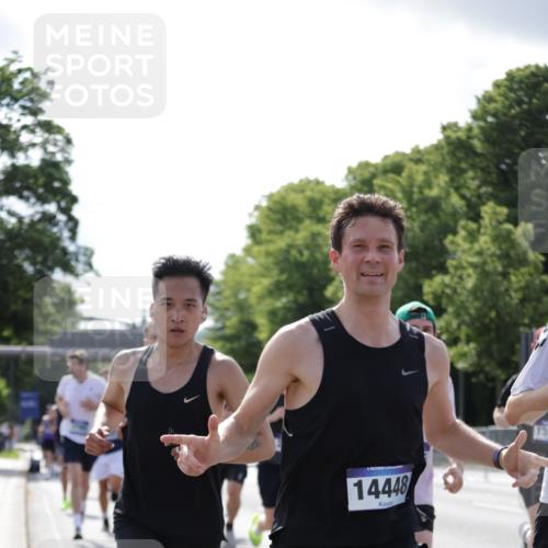 29.06.2025 - hella hamburg halbmarathon Jannik Wohlers http://msf.ph/oto/8196418 29.06.2025 09:46:41 Lombardsbrücke 1053, 1396, 1411, 1577, 2563, 2836, 3005, 3790, 3935, 5193, 5660, 6032, 6305, 7080, 7831, 7867, 8323, 9376, 9519, 10771, 11055, 11370, 11898, 12204, 13148, 13729, 13771, 13991, 14069, 14385, 14388, 14448, 14841, 14899, 14975, 15390, 16177, 16417, 16425, 16881, 17014, 17329, 17877, 18357, 18455, 18731, 18906, 18986 meine-sportfotos.de