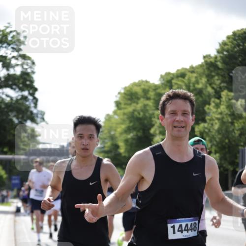 29.06.2025 - hella hamburg halbmarathon Jannik Wohlers http://msf.ph/oto/8196425 29.06.2025 09:46:41 Lombardsbrücke 1053, 1396, 1411, 1577, 2563, 2836, 3005, 3790, 3935, 5193, 5660, 6032, 6305, 7080, 7831, 7867, 8323, 9376, 9519, 10771, 11055, 11370, 11898, 12204, 13148, 13729, 13771, 13991, 14069, 14385, 14388, 14448, 14841, 14899, 14975, 15390, 16177, 16417, 16425, 16881, 17014, 17329, 17877, 18357, 18455, 18731, 18906, 18986 meine-sportfotos.de