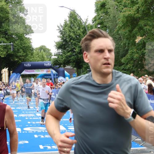 29.06.2025 - hella hamburg halbmarathon Zöllner http://msf.ph/oto/8196455 29.06.2025 10:45:55 Ziel 3477, 4277, 4345, 6290, 6532, 7385, 10792, 11821, 14911, 15149, 16624, 18185, 19116 meine-sportfotos.de