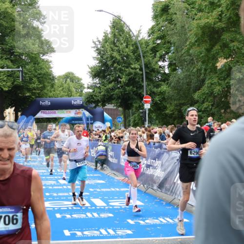 29.06.2025 - hella hamburg halbmarathon Zöllner http://msf.ph/oto/8196468 29.06.2025 10:45:56 Ziel 3477, 4277, 4345, 6290, 6532, 7385, 8577, 8871, 10792, 11821, 14911, 15149, 16624, 18185, 19116 meine-sportfotos.de