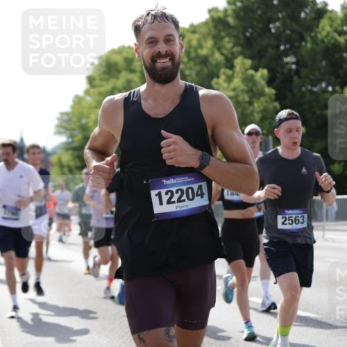29.06.2025 - hella hamburg halbmarathon Jannik Wohlers http://msf.ph/oto/8196490 29.06.2025 09:46:42 Lombardsbrücke 1053, 1396, 1411, 1577, 1959, 2563, 2836, 3005, 3790, 3935, 5193, 6032, 6305, 7080, 7831, 7867, 8323, 9376, 9519, 10771, 11055, 11370, 11898, 12204, 13148, 13771, 13991, 14069, 14385, 14388, 14448, 14841, 14899, 14975, 15390, 16177, 16417, 16425, 16881, 17014, 17329, 17877, 18357, 18455, 18731, 18906, 18986 meine-sportfotos.de