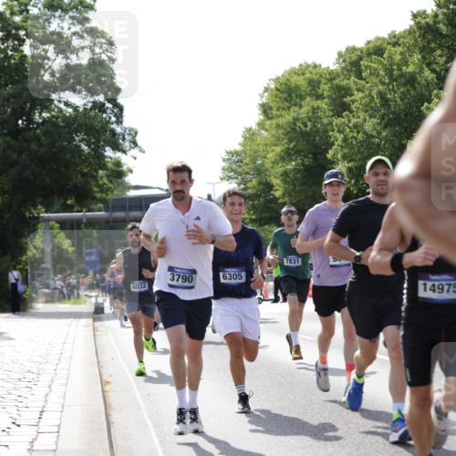 29.06.2025 - hella hamburg halbmarathon Jannik Wohlers http://msf.ph/oto/8196513 29.06.2025 09:46:43 Lombardsbrücke 1053, 1396, 1411, 1577, 1959, 2563, 2836, 3005, 3790, 3935, 5193, 6032, 6305, 7080, 7831, 7867, 8323, 9376, 9519, 10771, 11055, 11370, 11898, 12204, 13148, 13771, 13972, 13991, 14069, 14385, 14388, 14448, 14841, 14899, 14975, 15348, 15390, 16177, 16417, 16425, 16881, 17014, 17329, 17877, 18357, 18455, 18731, 18906, 18986 meine-sportfotos.de