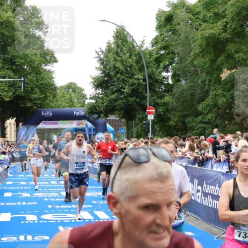 29.06.2025 - hella hamburg halbmarathon Zöllner http://msf.ph/oto/8196548 29.06.2025 10:45:57 Ziel 3477, 4277, 4345, 6532, 7385, 8577, 8871, 10792, 11821, 12084, 14911, 15149, 16624, 17008, 18185, 19116 meine-sportfotos.de