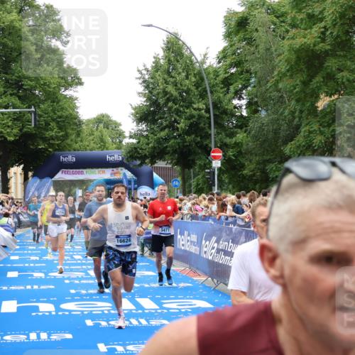 29.06.2025 - hella hamburg halbmarathon Zöllner http://msf.ph/oto/8196586 29.06.2025 10:45:58 Ziel 3477, 4277, 6532, 8577, 8871, 10792, 11821, 12084, 14911, 15149, 16624, 17008, 18185, 19116 meine-sportfotos.de