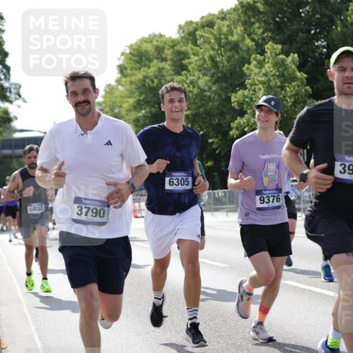 29.06.2025 - hella hamburg halbmarathon Jannik Wohlers http://msf.ph/oto/8196600 29.06.2025 09:46:44 Lombardsbrücke 1053, 1396, 1407, 1411, 1577, 1959, 2563, 2836, 3005, 3790, 3935, 4740, 5193, 6032, 6305, 7080, 7831, 8323, 9376, 9508, 9519, 10771, 11055, 11370, 11898, 12204, 13148, 13771, 13972, 13991, 14069, 14385, 14388, 14448, 14841, 14975, 15348, 15390, 16177, 16417, 16425, 16881, 17014, 17329, 17877, 18455, 18731, 18906, 18986 meine-sportfotos.de