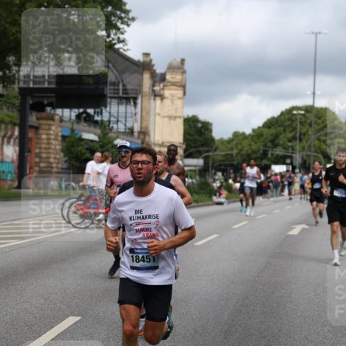 29.06.2025 - hella hamburg halbmarathon Yannick Fuchs http://msf.ph/oto/8196634 29.06.2025 10:44:23 20KM 1119, 1216, 1321, 1399, 1507, 1630, 2020, 2234, 2788, 3296, 3852, 3947, 4127, 4247, 4346, 4933, 5447, 5894, 6125, 6282, 7176, 8153, 8313, 8576, 8657, 8689, 8704, 8899, 8921, 9031, 9303, 10371, 10480, 10750, 11356, 11455, 11607, 12235, 12527, 12624, 12733, 13282, 13463, 13609, 13758, 13812, 14257, 14562, 14794, 15803, 15950, 16000, 16242, 16716, 16732, 16806, 16887, 17247, 17282, 17319, 18066, 18228, 18229, 18370, 18451, 18499, 18657, 18658, 18811, 18884 meine-sportfotos.de