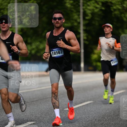 29.06.2025 - hella hamburg halbmarathon Dr. Thomas Lammeyer http://msf.ph/oto/8196637 29.06.2025 09:47:53 Kennedybrücke 1065, 2021, 2879, 3075, 3845, 3968, 4678, 5367, 7349, 8473, 8731, 10790, 10848 meine-sportfotos.de