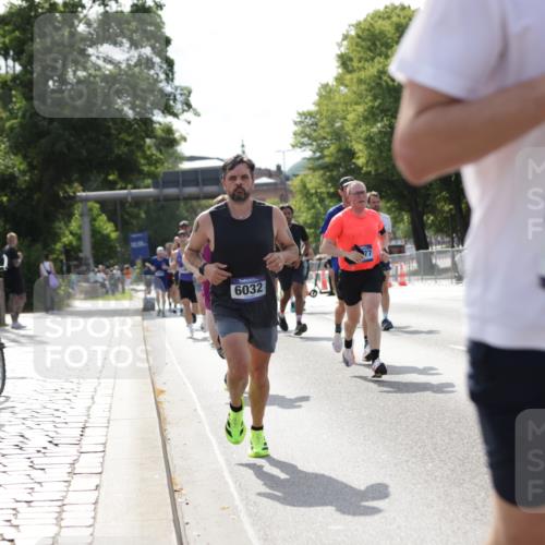 29.06.2025 - hella hamburg halbmarathon Jannik Wohlers http://msf.ph/oto/8196647 29.06.2025 09:46:45 Lombardsbrücke 1053, 1396, 1407, 1411, 1577, 1959, 2563, 2836, 3005, 3790, 3935, 4740, 5193, 6032, 6305, 6915, 7080, 7831, 8323, 9376, 9508, 9519, 10771, 11055, 11370, 11898, 12204, 13148, 13771, 13972, 13991, 14069, 14385, 14388, 14448, 14841, 14975, 15348, 15390, 16177, 16425, 16881, 17014, 17877, 18455, 18731, 18906, 18986 meine-sportfotos.de