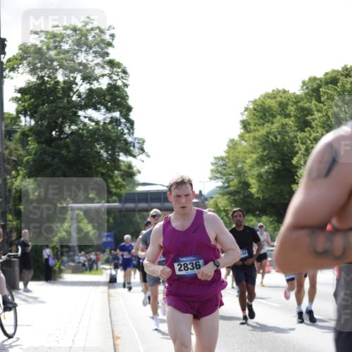 29.06.2025 - hella hamburg halbmarathon Jannik Wohlers http://msf.ph/oto/8196697 29.06.2025 09:46:46 Lombardsbrücke 1396, 1407, 1411, 1577, 1959, 2563, 2836, 3005, 3790, 3935, 4740, 5193, 6032, 6305, 6473, 6915, 7831, 8323, 9376, 9508, 9519, 10771, 11055, 11370, 12204, 13148, 13771, 13972, 13991, 14069, 14385, 14388, 14448, 14841, 14975, 15348, 15390, 16177, 16425, 17014, 17877, 18455, 18731, 18906, 18986 meine-sportfotos.de