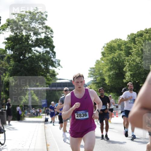 29.06.2025 - hella hamburg halbmarathon Jannik Wohlers http://msf.ph/oto/8196712 29.06.2025 09:46:47 Lombardsbrücke 1396, 1407, 1411, 1910, 1959, 2563, 2774, 2836, 3005, 3790, 3935, 4740, 5193, 6032, 6305, 6473, 6915, 7831, 7972, 8366, 9376, 9508, 9519, 10771, 11055, 11370, 12204, 13148, 13771, 13972, 13991, 14069, 14385, 14388, 14448, 14841, 14975, 15348, 15390, 16177, 16425, 16698, 17014, 17877, 18455, 18731, 18906, 18986 meine-sportfotos.de