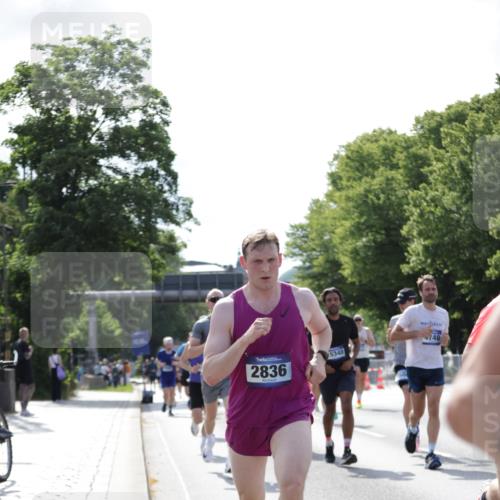 29.06.2025 - hella hamburg halbmarathon Jannik Wohlers http://msf.ph/oto/8196722 29.06.2025 09:46:47 Lombardsbrücke 1396, 1407, 1411, 1910, 1959, 2563, 2774, 2836, 3005, 3790, 3935, 4740, 5193, 6032, 6305, 6473, 6915, 7831, 7972, 8366, 9376, 9508, 9519, 10771, 11055, 11370, 12204, 13148, 13771, 13972, 13991, 14069, 14385, 14388, 14448, 14841, 14975, 15348, 15390, 16177, 16425, 16698, 17014, 17877, 18455, 18731, 18906, 18986 meine-sportfotos.de