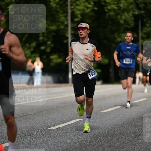 29.06.2025 - hella hamburg halbmarathon Dr. Thomas Lammeyer http://msf.ph/oto/8196732 29.06.2025 09:47:54 Kennedybrücke 1065, 2021, 2879, 3075, 3845, 3968, 4678, 5367, 7349, 8473, 8731, 10790, 10848 meine-sportfotos.de
