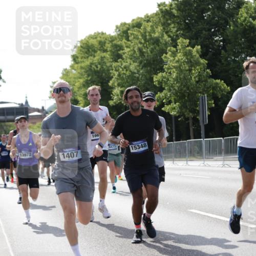 29.06.2025 - hella hamburg halbmarathon Jannik Wohlers http://msf.ph/oto/8196758 29.06.2025 09:46:49 Lombardsbrücke 1002, 1396, 1407, 1910, 1959, 2121, 2228, 2563, 2774, 2836, 3005, 3790, 3935, 4246, 4740, 6032, 6305, 6473, 6915, 7831, 7972, 8366, 9376, 9508, 9519, 10771, 11055, 11370, 12204, 13148, 13771, 13972, 13991, 14069, 14388, 14448, 14975, 15348, 15390, 15500, 16075, 16177, 16425, 16698, 17014, 17877, 18455, 18731, 18906, 19059 meine-sportfotos.de