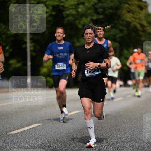 29.06.2025 - hella hamburg halbmarathon Dr. Thomas Lammeyer http://msf.ph/oto/8196873 29.06.2025 09:47:55 Kennedybrücke 1065, 2021, 2879, 3075, 3201, 3845, 3968, 4678, 5367, 7349, 8473, 8731, 10156, 10848 meine-sportfotos.de
