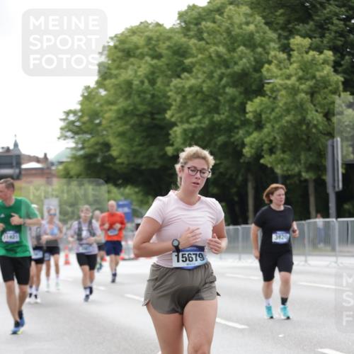 29.06.2025 - hella hamburg halbmarathon Jannik Wohlers http://msf.ph/oto/8196931 29.06.2025 10:24:45 Lombardsbrücke 1627, 1740, 2000, 3920, 3961, 3963, 5564, 5814, 7778, 8083, 8962, 9573, 9927, 11400, 11921, 14086, 14649, 15153, 15679, 15942, 17185, 17954 meine-sportfotos.de