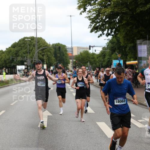 29.06.2025 - hella hamburg halbmarathon Yannick Fuchs http://msf.ph/oto/8196997 29.06.2025 10:31:42 20KM 1411, 2767, 4860, 4865, 5003, 5092, 5307, 5315, 5961, 6123, 6529, 7310, 7482, 8121, 8362, 9178, 9296, 9914, 10680, 10738, 11833, 13141, 13854, 13972, 14387, 14459, 14691, 14934, 15178, 15261, 15939, 16523, 17024, 17125, 17306, 17658, 17723, 18038, 18062, 18384, 18733, 18824 meine-sportfotos.de
