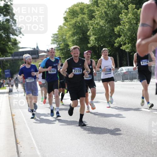 29.06.2025 - hella hamburg halbmarathon Jannik Wohlers http://msf.ph/oto/8197001 29.06.2025 09:46:52 Lombardsbrücke 1002, 1407, 1910, 1959, 2121, 2228, 2563, 2774, 2836, 3783, 3790, 3935, 4246, 4740, 5961, 6032, 6305, 6473, 6915, 7831, 7972, 8366, 9376, 9508, 9519, 10771, 11055, 11370, 11806, 12137, 12204, 13148, 13771, 13972, 13991, 14388, 14448, 14975, 15348, 15500, 15939, 16075, 16177, 16425, 16698, 17877, 18455, 18731, 19059 meine-sportfotos.de
