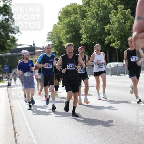 29.06.2025 - hella hamburg halbmarathon Jannik Wohlers http://msf.ph/oto/8197013 29.06.2025 09:46:52 Lombardsbrücke 1002, 1407, 1910, 1959, 2121, 2228, 2563, 2774, 2836, 3783, 3790, 3935, 4246, 4740, 5961, 6032, 6305, 6473, 6915, 7831, 7972, 8366, 9376, 9508, 9519, 10771, 11055, 11370, 11806, 12137, 12204, 13148, 13771, 13972, 13991, 14388, 14448, 14975, 15348, 15500, 15939, 16075, 16177, 16425, 16698, 17877, 18455, 18731, 19059 meine-sportfotos.de
