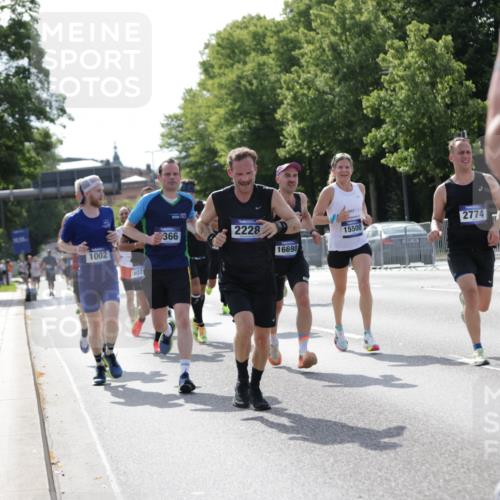 29.06.2025 - hella hamburg halbmarathon Jannik Wohlers http://msf.ph/oto/8197025 29.06.2025 09:46:52 Lombardsbrücke 1002, 1407, 1910, 1959, 2121, 2228, 2563, 2774, 2836, 3783, 3790, 3935, 4246, 4740, 5961, 6032, 6305, 6473, 6915, 7831, 7972, 8366, 9376, 9508, 9519, 10771, 11055, 11370, 11806, 12137, 12204, 13148, 13771, 13972, 13991, 14388, 14448, 14975, 15348, 15500, 15939, 16075, 16177, 16425, 16698, 17877, 18455, 18731, 19059 meine-sportfotos.de