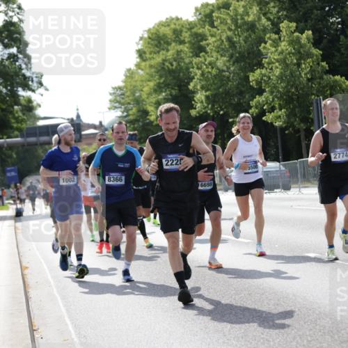 29.06.2025 - hella hamburg halbmarathon Jannik Wohlers http://msf.ph/oto/8197044 29.06.2025 09:46:53 Lombardsbrücke 1002, 1407, 1910, 1959, 2121, 2228, 2563, 2774, 2836, 3783, 3790, 3935, 4246, 4740, 5961, 6032, 6305, 6473, 6915, 7831, 7972, 8366, 9376, 9508, 9519, 10771, 11055, 11370, 11806, 12137, 12204, 13148, 13771, 13972, 13991, 14388, 14448, 14975, 15348, 15500, 15939, 16075, 16177, 16425, 16698, 17877, 18455, 19059 meine-sportfotos.de