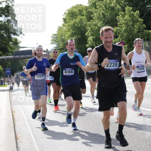 29.06.2025 - hella hamburg halbmarathon Jannik Wohlers http://msf.ph/oto/8197085 29.06.2025 09:46:53 Lombardsbrücke 1002, 1407, 1910, 1959, 2121, 2228, 2563, 2774, 2836, 3783, 3790, 3935, 4246, 4740, 5961, 6032, 6305, 6473, 6915, 7831, 7972, 8366, 9376, 9508, 9519, 10771, 11055, 11370, 11806, 12137, 12204, 13148, 13771, 13972, 13991, 14388, 14448, 14975, 15348, 15500, 15939, 16075, 16177, 16425, 16698, 17877, 18455, 19059 meine-sportfotos.de