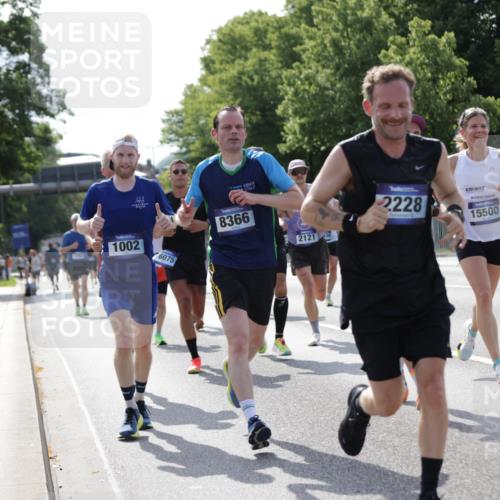 29.06.2025 - hella hamburg halbmarathon Jannik Wohlers http://msf.ph/oto/8197110 29.06.2025 09:46:53 Lombardsbrücke 1002, 1407, 1910, 1959, 2121, 2228, 2563, 2774, 2836, 3783, 3790, 3935, 4246, 4740, 5961, 6032, 6305, 6473, 6915, 7831, 7972, 8366, 9376, 9508, 9519, 10771, 11055, 11370, 11806, 12137, 12204, 13148, 13771, 13972, 13991, 14388, 14448, 14975, 15348, 15500, 15939, 16075, 16177, 16425, 16698, 17877, 18455, 19059 meine-sportfotos.de