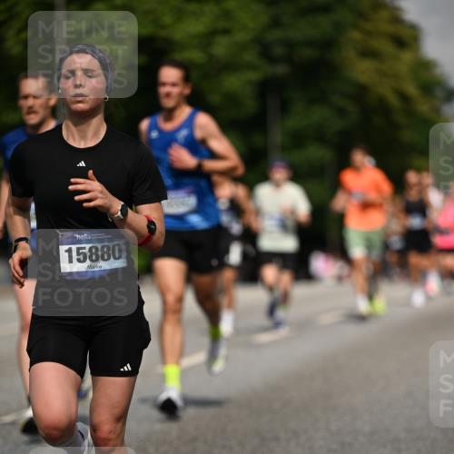 29.06.2025 - hella hamburg halbmarathon Dr. Thomas Lammeyer http://msf.ph/oto/8197118 29.06.2025 09:47:56 Kennedybrücke 1065, 2021, 2879, 3075, 3201, 3845, 3968, 4678, 5367, 7349, 8473, 8731, 10156, 10848 meine-sportfotos.de