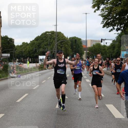 29.06.2025 - hella hamburg halbmarathon Yannick Fuchs http://msf.ph/oto/8197149 29.06.2025 10:31:42 20KM 1411, 2767, 4860, 4865, 5003, 5092, 5307, 5315, 5961, 6123, 6529, 7310, 7482, 8121, 8362, 9178, 9296, 9914, 10680, 10738, 11833, 13141, 13854, 13972, 14387, 14459, 14691, 14934, 15178, 15261, 15939, 16523, 17024, 17125, 17306, 17658, 17723, 18038, 18062, 18384, 18733, 18824 meine-sportfotos.de