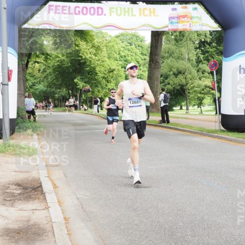 29.06.2025 - hella hamburg halbmarathon MichiJ http://msf.ph/oto/8197153 29.06.2025 10:20:54 Zwischen KM18-KM19 6619, 7272, 9047, 9508, 10298, 12232, 13606, 14548, 18102 meine-sportfotos.de