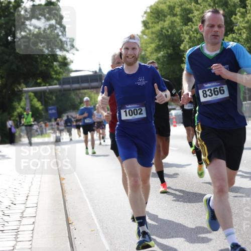 29.06.2025 - hella hamburg halbmarathon Jannik Wohlers http://msf.ph/oto/8197170 29.06.2025 09:46:54 Lombardsbrücke 1002, 1407, 1910, 1959, 2121, 2228, 2563, 2774, 2836, 3783, 3790, 3935, 4246, 4740, 5961, 6032, 6305, 6473, 6915, 7831, 7972, 8366, 9171, 9376, 9508, 9519, 10771, 11055, 11370, 11806, 12137, 12204, 13148, 13972, 13991, 14388, 14448, 14975, 15348, 15500, 15939, 16075, 16177, 16425, 16698, 17877, 18455, 19059 meine-sportfotos.de