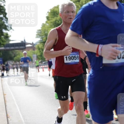 29.06.2025 - hella hamburg halbmarathon Jannik Wohlers http://msf.ph/oto/8197190 29.06.2025 09:46:55 Lombardsbrücke 1002, 1407, 1910, 1959, 2121, 2228, 2563, 2774, 2836, 3783, 3790, 3935, 4246, 4740, 5961, 6032, 6305, 6473, 6915, 7831, 7972, 8366, 9171, 9376, 9508, 9519, 10771, 11055, 11370, 11806, 12137, 12204, 13148, 13972, 13991, 14388, 14448, 14459, 14975, 15348, 15500, 15939, 16075, 16177, 16425, 16698, 17877, 18455, 19059 meine-sportfotos.de