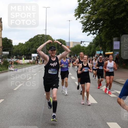 29.06.2025 - hella hamburg halbmarathon Yannick Fuchs http://msf.ph/oto/8197240 29.06.2025 10:31:43 20KM 1411, 2767, 4860, 4865, 5003, 5092, 5307, 5315, 6123, 6529, 7310, 7482, 8121, 8362, 9178, 9296, 9914, 10680, 10738, 11833, 13141, 13854, 13972, 14387, 14459, 14691, 14934, 15178, 15261, 15939, 16523, 17024, 17125, 17306, 17658, 17723, 18062, 18384, 18824 meine-sportfotos.de