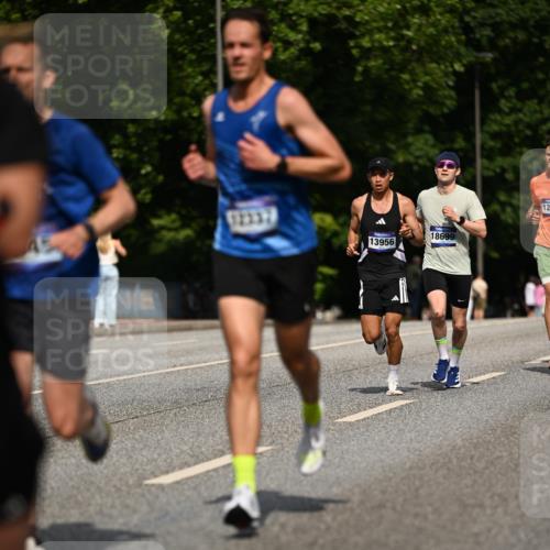 29.06.2025 - hella hamburg halbmarathon Dr. Thomas Lammeyer http://msf.ph/oto/8197245 29.06.2025 09:47:57 Kennedybrücke 1065, 2021, 2879, 3075, 3201, 3845, 3968, 4678, 5367, 7349, 8473, 8731, 10156, 10848 meine-sportfotos.de