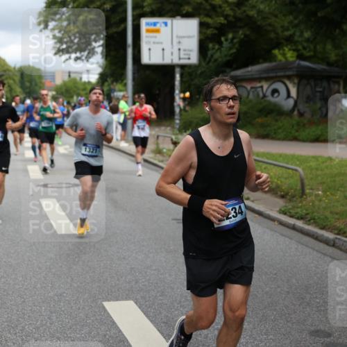 29.06.2025 - hella hamburg halbmarathon Yannick Fuchs http://msf.ph/oto/8197267 29.06.2025 10:44:25 20KM 1119, 1216, 1321, 1399, 1507, 1630, 2020, 2234, 2788, 3296, 3852, 3947, 4127, 4247, 4346, 4933, 5894, 6662, 6795, 7176, 8153, 8313, 8572, 8576, 8657, 8689, 8704, 8899, 9031, 9303, 10371, 10480, 10750, 11356, 11455, 11607, 12235, 12527, 12624, 12733, 13282, 13463, 13609, 13758, 13812, 14257, 14562, 15803, 15950, 16000, 16242, 16716, 16732, 16806, 16887, 17247, 17282, 17319, 18066, 18228, 18229, 18370, 18451, 18499, 18657, 18658, 18811, 18884 meine-sportfotos.de
