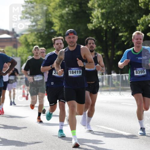 29.06.2025 - hella hamburg halbmarathon Jannik Wohlers http://msf.ph/oto/8197281 29.06.2025 09:47:05 Lombardsbrücke 1002, 1217, 1407, 1910, 2121, 2228, 2404, 2774, 2851, 3783, 4246, 4740, 5923, 5961, 6473, 6915, 7972, 8366, 8395, 9171, 9508, 11806, 12137, 12704, 12751, 13029, 14459, 15500, 15939, 16075, 16123, 16698, 17154, 18419, 19059 meine-sportfotos.de