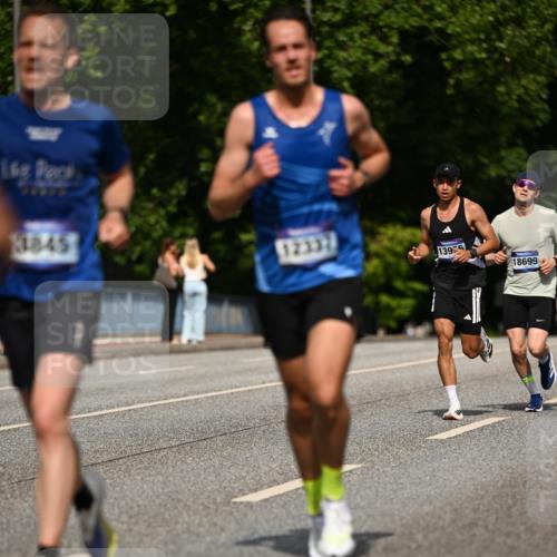 29.06.2025 - hella hamburg halbmarathon Dr. Thomas Lammeyer http://msf.ph/oto/8197287 29.06.2025 09:47:57 Kennedybrücke 1065, 2021, 2879, 3075, 3201, 3845, 3968, 4678, 5367, 7349, 8473, 8731, 10156, 10848 meine-sportfotos.de