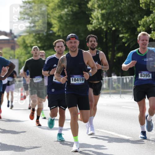 29.06.2025 - hella hamburg halbmarathon Jannik Wohlers http://msf.ph/oto/8197291 29.06.2025 09:47:05 Lombardsbrücke 1002, 1217, 1407, 1910, 2121, 2228, 2404, 2774, 2851, 3783, 4246, 4740, 5923, 5961, 6473, 6915, 7972, 8366, 8395, 9171, 9508, 11806, 12137, 12704, 12751, 13029, 14459, 15500, 15939, 16075, 16123, 16698, 17154, 18419, 19059 meine-sportfotos.de