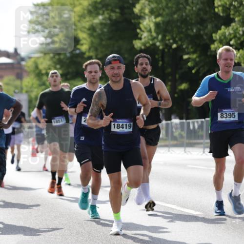 29.06.2025 - hella hamburg halbmarathon Jannik Wohlers http://msf.ph/oto/8197297 29.06.2025 09:47:05 Lombardsbrücke 1002, 1217, 1407, 1910, 2121, 2228, 2404, 2774, 2851, 3783, 4246, 4740, 5923, 5961, 6473, 6915, 7972, 8366, 8395, 9171, 9508, 11806, 12137, 12704, 12751, 13029, 14459, 15500, 15939, 16075, 16123, 16698, 17154, 18419, 19059 meine-sportfotos.de