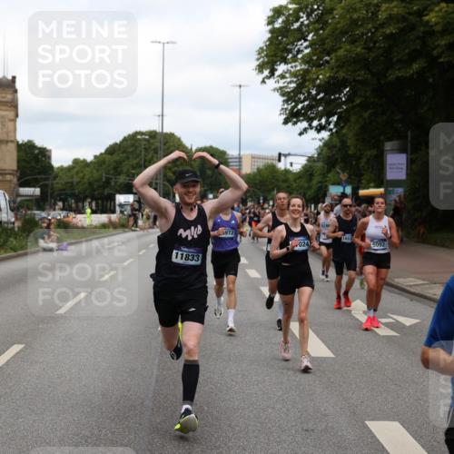 29.06.2025 - hella hamburg halbmarathon Yannick Fuchs http://msf.ph/oto/8197301 29.06.2025 10:31:43 20KM 1411, 2767, 4860, 4865, 5003, 5092, 5307, 5315, 6123, 6529, 7310, 7482, 8121, 8362, 9178, 9296, 9914, 10680, 10738, 11833, 13141, 13854, 13972, 14387, 14459, 14691, 14934, 15178, 15261, 15939, 16523, 17024, 17125, 17306, 17658, 17723, 18062, 18384, 18824 meine-sportfotos.de