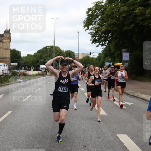 29.06.2025 - hella hamburg halbmarathon Yannick Fuchs http://msf.ph/oto/8197316 29.06.2025 10:31:43 20KM 1411, 2767, 4860, 4865, 5003, 5092, 5307, 5315, 6123, 6529, 7310, 7482, 8121, 8362, 9178, 9296, 9914, 10680, 10738, 11833, 13141, 13854, 13972, 14387, 14459, 14691, 14934, 15178, 15261, 15939, 16523, 17024, 17125, 17306, 17658, 17723, 18062, 18384, 18824 meine-sportfotos.de