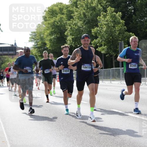 29.06.2025 - hella hamburg halbmarathon Jannik Wohlers http://msf.ph/oto/8197321 29.06.2025 09:47:06 Lombardsbrücke 1002, 1217, 1910, 2121, 2228, 2404, 2774, 2851, 3783, 4246, 5923, 5961, 6473, 6915, 7972, 8084, 8366, 8395, 9171, 11019, 11559, 11806, 12137, 12704, 12751, 13029, 13419, 14459, 15500, 15939, 16075, 16123, 16698, 17154, 18419, 19059 meine-sportfotos.de