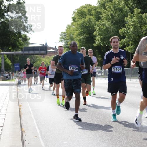 29.06.2025 - hella hamburg halbmarathon Jannik Wohlers http://msf.ph/oto/8197347 29.06.2025 09:47:07 Lombardsbrücke 1002, 1217, 1910, 2121, 2228, 2404, 2774, 2851, 3783, 4246, 5923, 5961, 6473, 7972, 8084, 8366, 8395, 9171, 11019, 11559, 11806, 12137, 12704, 12751, 13029, 13419, 14459, 15500, 15939, 16075, 16123, 16698, 17154, 18419, 19059 meine-sportfotos.de
