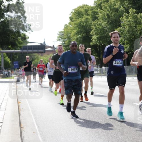 29.06.2025 - hella hamburg halbmarathon Jannik Wohlers http://msf.ph/oto/8197359 29.06.2025 09:47:07 Lombardsbrücke 1002, 1217, 1910, 2121, 2228, 2404, 2774, 2851, 3783, 4246, 5923, 5961, 6473, 7972, 8084, 8366, 8395, 9171, 11019, 11559, 11806, 12137, 12704, 12751, 13029, 13419, 14459, 15500, 15939, 16075, 16123, 16698, 17154, 18419, 19059 meine-sportfotos.de